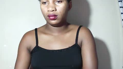 lovelylarra online show from 05.17.26