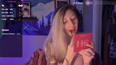 Snapshot of lovelylittlelucyy chatting on 12.21.24 lovelylittlelucyy online show from 12.21.24