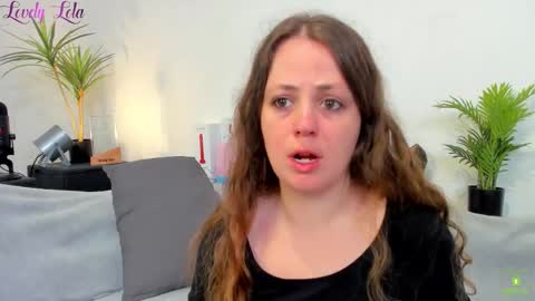 Snapshot of lovelylola_fr chatting on 10.05.25 Lola online show from 10.05.25