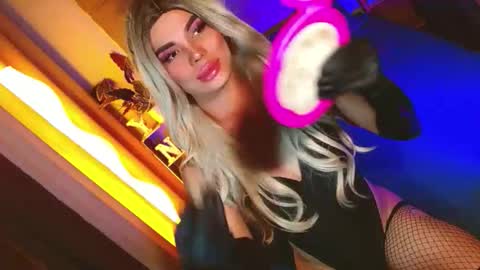Snapshot of lovelymiss_shyna11 chatting on 05.08.26 lovelymiss_shyna11 online show from 05.08.26