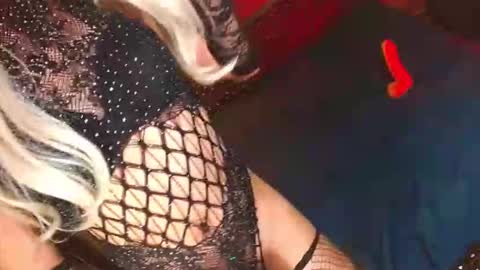 Snapshot of lovelymiss_shyna11 chatting on 05.28.26 lovelymiss_shyna11 online show from 05.28.26