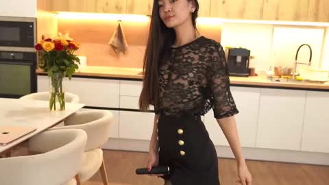 kim online show from 10.21.25