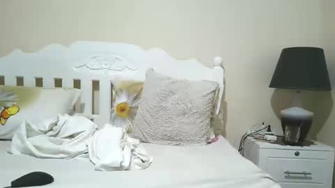 Angelquey online show from 04.17.26