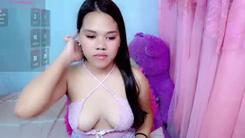 Snapshot of lovelyy_leah chatting on 08.01.26 lovelyy_leah online show from 08.01.26