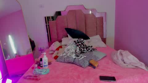 L O V E  online show from 03.05.25