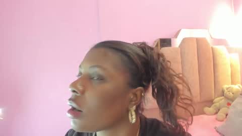 L O V E  online show from 10.07.25