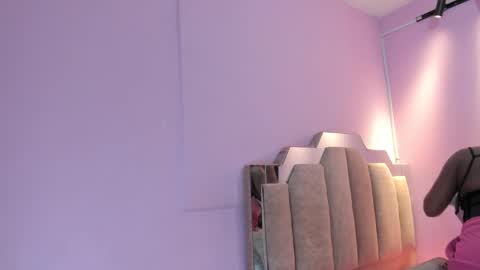 L O V E  online show from 10.10.25