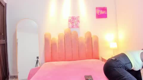 L O V E  online show from 02.06.26