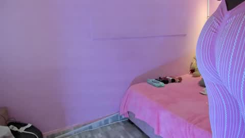 L O V E  online show from 02.14.26