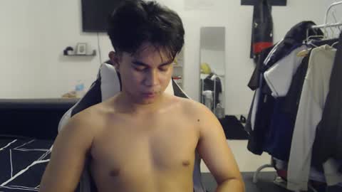 loverboyph04 online show from 11.24.25