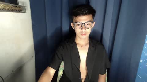 Snapshot of lovetosuckxox chatting on 02.19.25 lovetosuckxox online show from 02.19.25