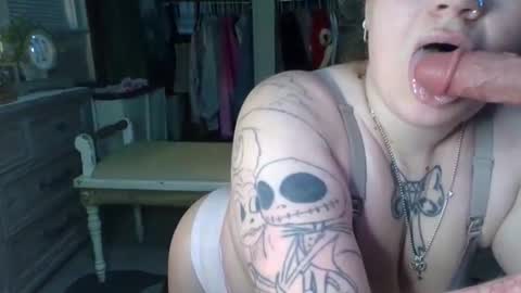 lovetubes101 online show from 11.26.25