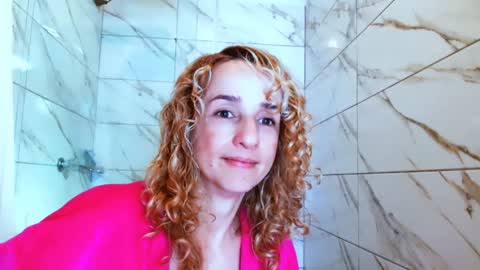 Snapshot of loving__lily chatting on 12.31.24 loving online show from 12.31.24