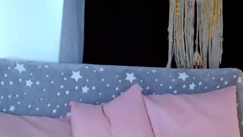 Snapshot of loving__lily chatting on 02.10.25 loving online show from 02.10.25