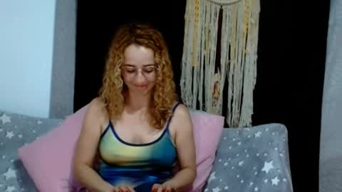 Snapshot of loving__lily chatting on 02.19.25 loving online show from 02.19.25