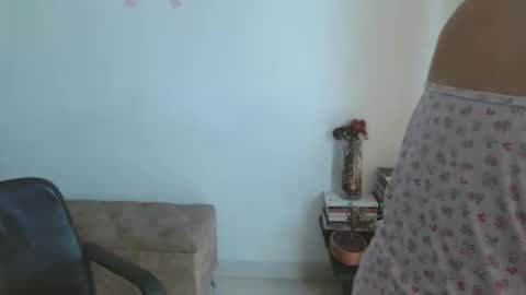 Snapshot of loving__lily chatting on 11.11.25 loving online show from 11.11.25