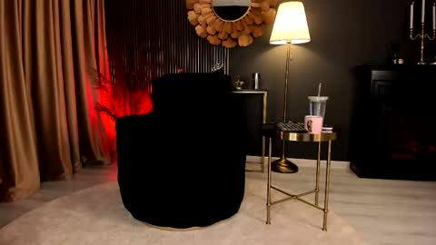 Nora online show from 04.19.26