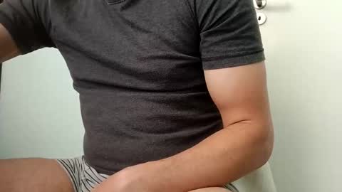 Snapshot of lprivat3e chatting on 12.04.25 lprivat3e online show from 12.04.25