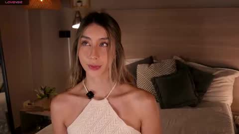 Snapshot of lua_ferch_ chatting on 06.18.26 ---Goys incredible photographs online show from 06.18.26