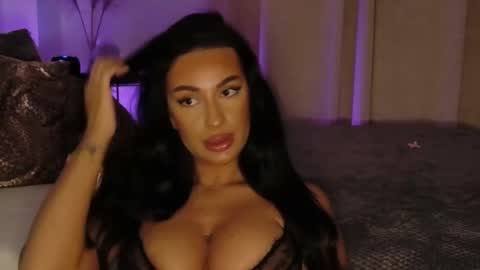 Snapshot of luanaxdess chatting on 05.29.26 Luana Dess online show from 05.29.26