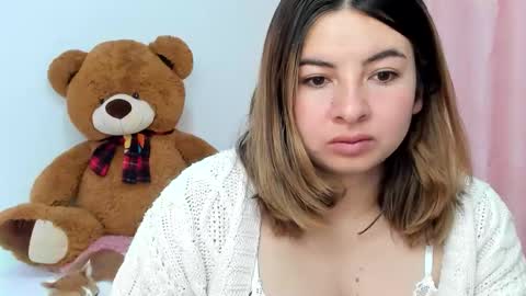 Snapshot of luara__01__lecat_1 chatting on 10.22.25 luara__01__lecat_1 online show from 10.22.25