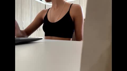 Luara Velvet online show from 04.20.26