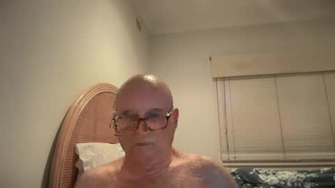 Snapshot of lucas10004 chatting on 02.02.25 lucas10004 online show from 02.02.25