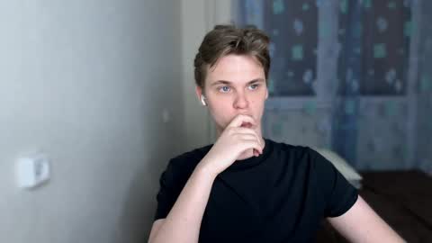 Snapshot of lucas_dany chatting on 12.10.24 Lucas Gill online show from 12.10.24