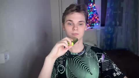 Snapshot of lucas_dany chatting on 12.16.24 Lucas Gill online show from 12.16.24