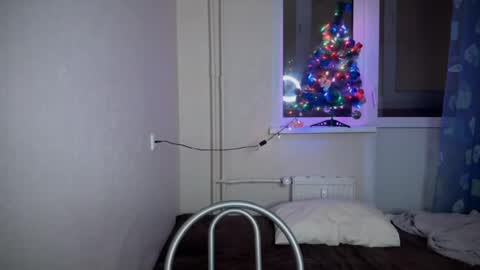 Snapshot of lucas_dany chatting on 12.19.24 Lucas Gill online show from 12.19.24