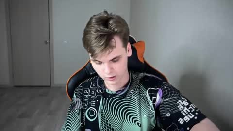 Snapshot of lucas_dany chatting on 12.26.24 Lucas Gill online show from 12.26.24