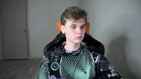 Snapshot of lucas_dany chatting on 12.27.24 Lucas Gill online show from 12.27.24