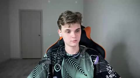 Snapshot of lucas_dany chatting on 12.28.24 Lucas Gill online show from 12.28.24