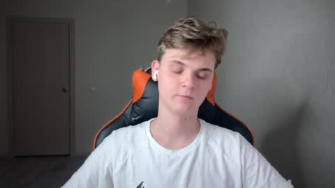 Snapshot of lucas_dany chatting on 01.07.25 Lucas Gill online show from 01.07.25