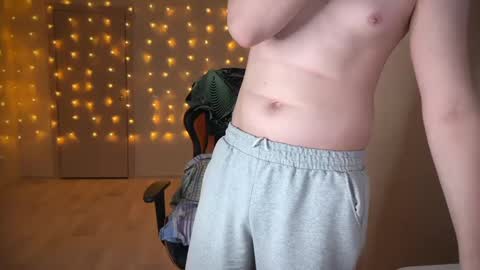 Snapshot of lucas_dany chatting on 01.10.25 Lucas Gill online show from 01.10.25