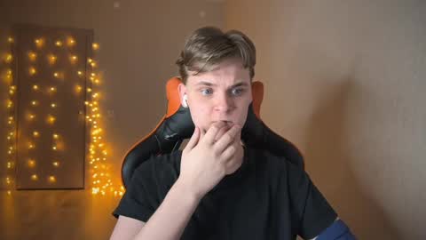 Snapshot of lucas_dany chatting on 01.24.25 Lucas Gill online show from 01.24.25