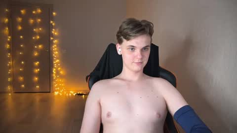 Snapshot of lucas_dany chatting on 01.24.25 Lucas Gill online show from 01.24.25