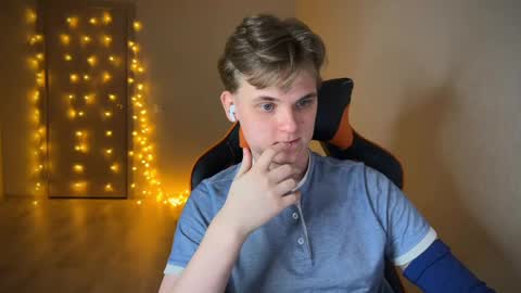 Snapshot of lucas_dany chatting on 01.28.25 Lucas Gill online show from 01.28.25