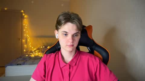 Snapshot of lucas_dany chatting on 02.14.25 Lucas Gill online show from 02.14.25