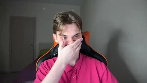 Snapshot of lucas_dany chatting on 02.24.25 Lucas Gill online show from 02.24.25