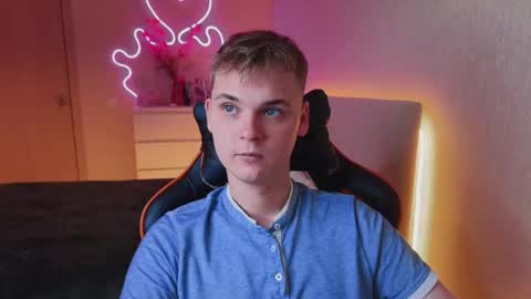 Snapshot of lucas_dany chatting on 09.10.25 Lucas Gill online show from 09.10.25