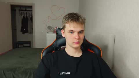 Snapshot of lucas_dany chatting on 09.29.25 Lucas Gill online show from 09.29.25