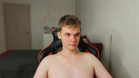 Snapshot of lucas_dany chatting on 09.30.25 Lucas Gill online show from 09.30.25