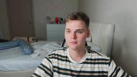 Snapshot of lucas_dany chatting on 11.21.25 Lucas Gill online show from 11.21.25