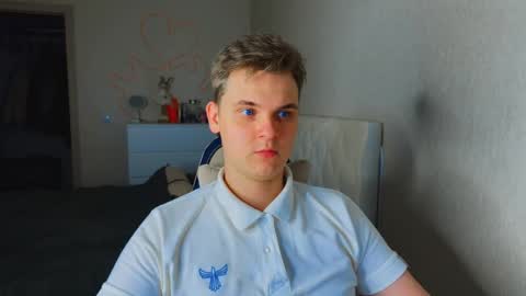 Snapshot of lucas_dany chatting on 12.14.25 Lucas Gill online show from 12.14.25