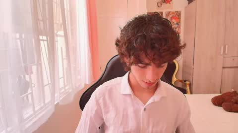 lucas_xo online show from 10.15.25