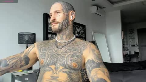 Snapshot of lucasexclusive chatting on 12.02.24 lucasexclusive online show from 12.02.24