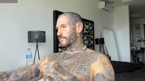 Snapshot of lucasexclusive chatting on 01.03.25 lucasexclusive online show from 01.03.25