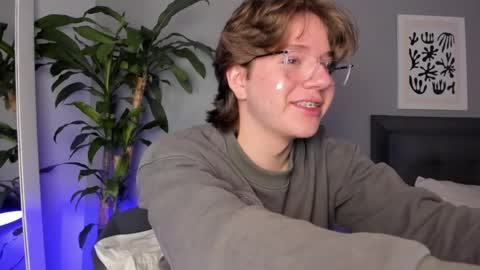 Snapshot of lucass_morales chatting on 05.19.26 Lucas Morales online show from 05.19.26