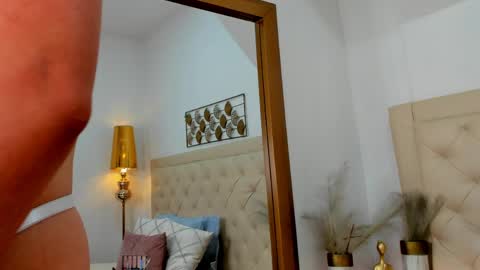 lucia_lorenz online show from 04.10.26